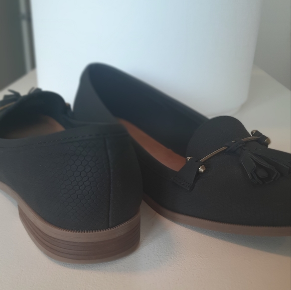 Black Loafers with Tassle - Picture 4 of 4